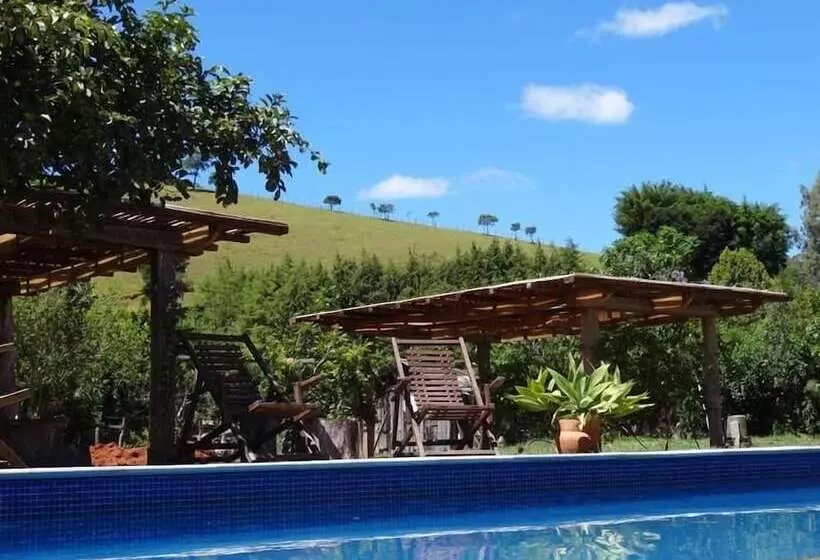 ホテル Canto Da Lua Chalés E Apiário