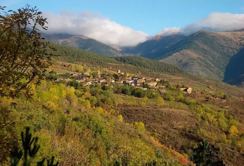 ホテル Hostal D éller