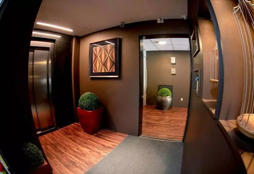 Hotelli Jockey Class