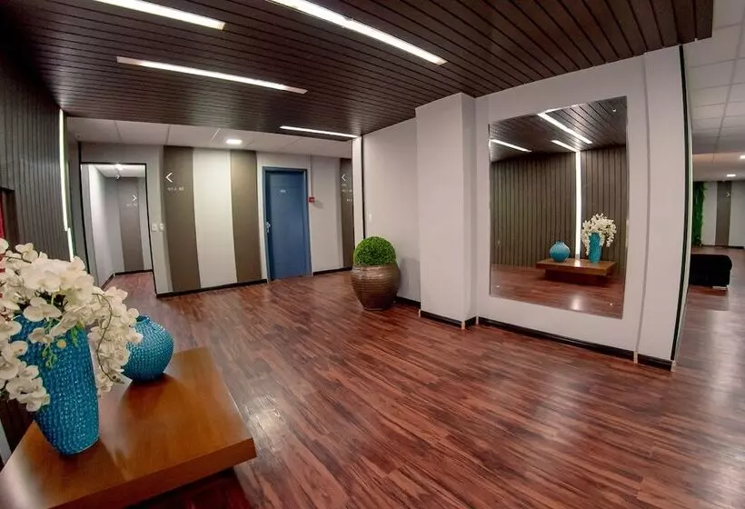 Hotelli Jockey Class