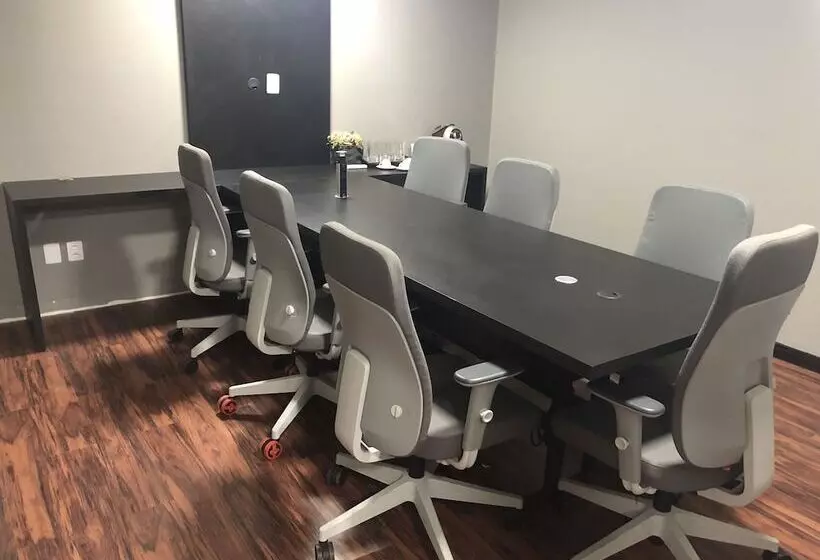 Hotelli Jockey Class