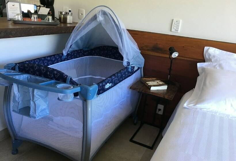 בית מלון כפרי Latitude Lodge