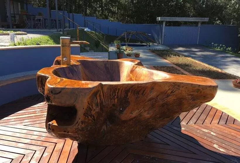 ホテル Latitude Lodge