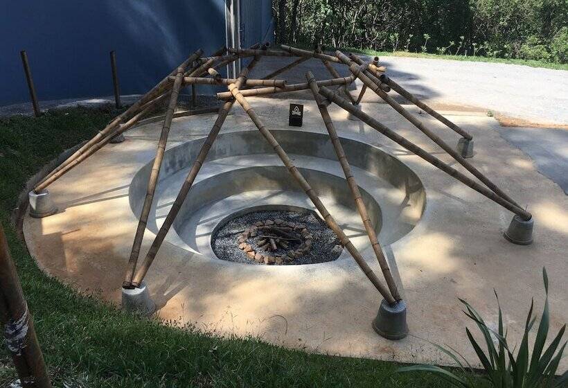 ホテル Latitude Lodge