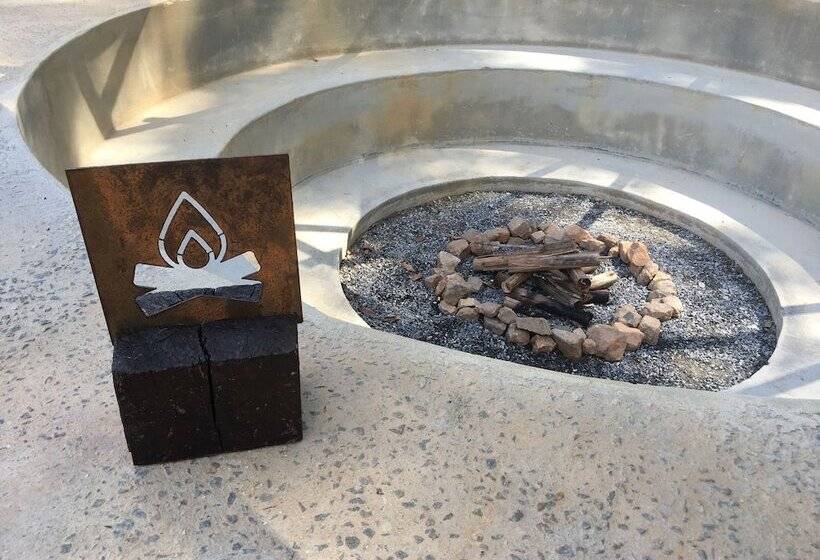 בית מלון כפרי Latitude Lodge