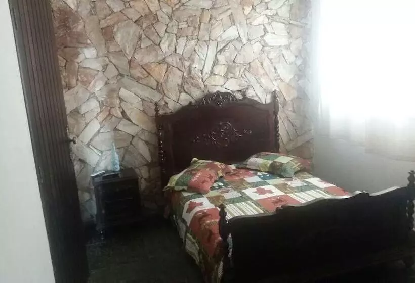 Hotelli Pousada Casa Da Regina