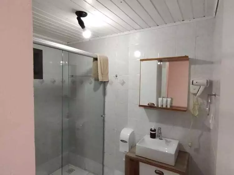 Hotelli Pousada Enseada Das Conchas