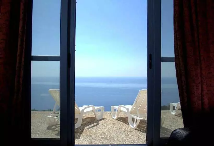 ホテル Serenity Boutique Suites