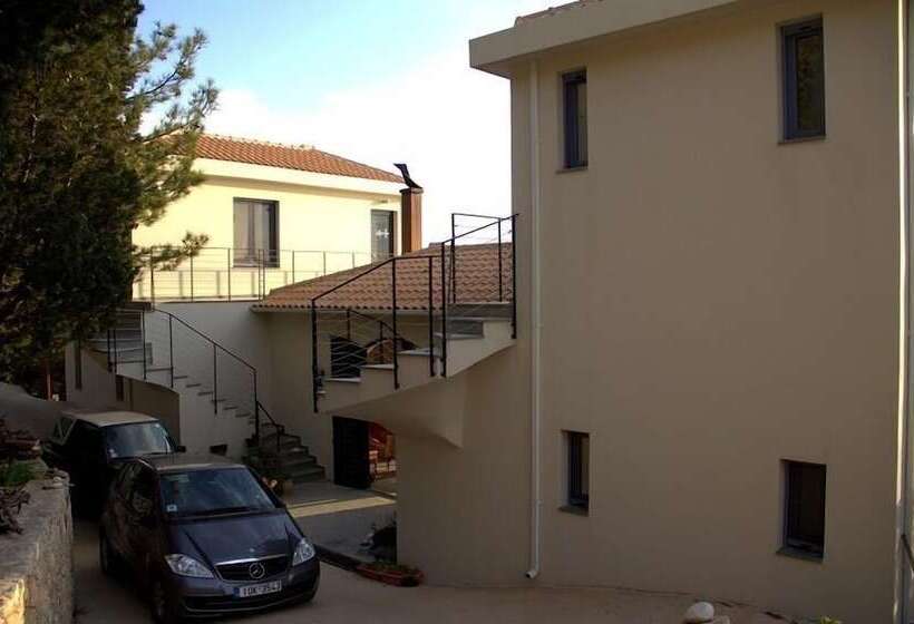 בית מלון כפרי Serenity Boutique Suites