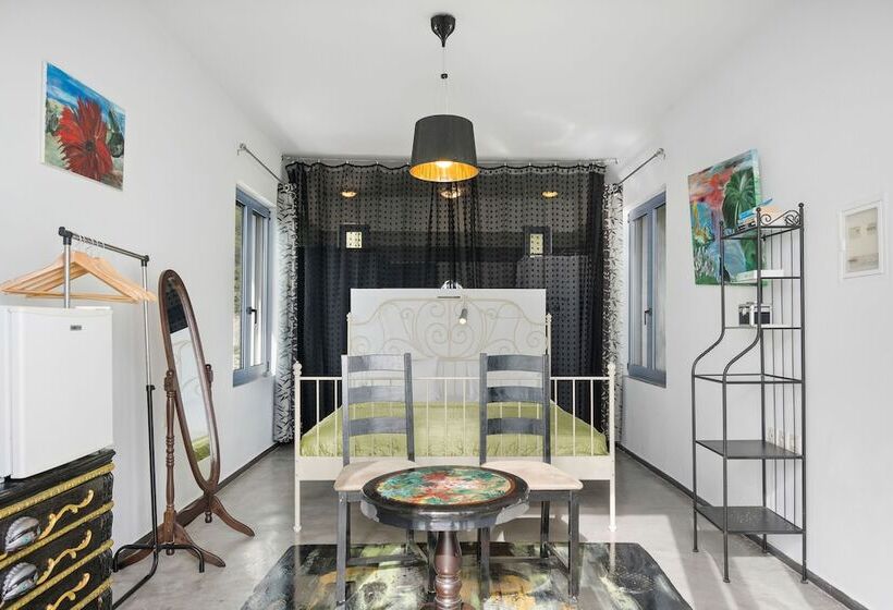 בית מלון כפרי Serenity Boutique Suites