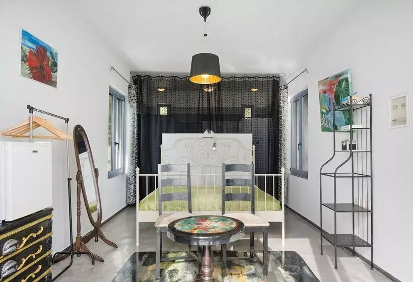 ホテル Serenity Boutique Suites