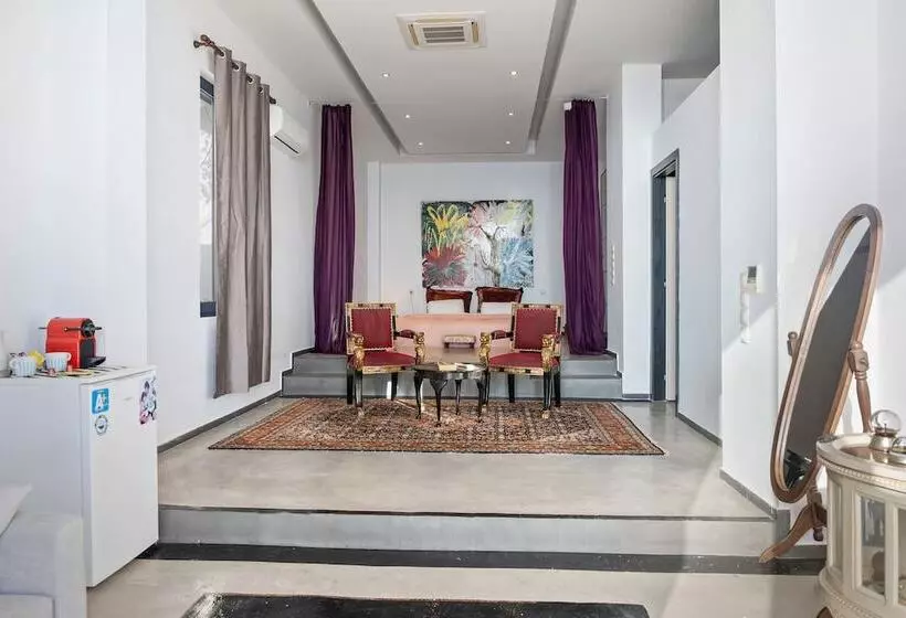 ホテル Serenity Boutique Suites