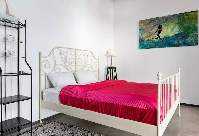 ホテル Serenity Boutique Suites