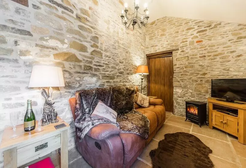 Latimer Lodge