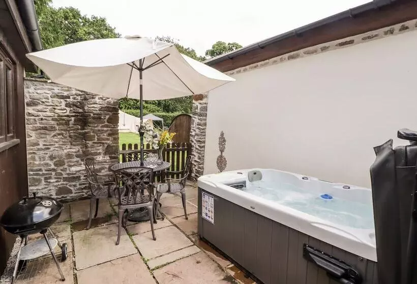 Latimer Lodge