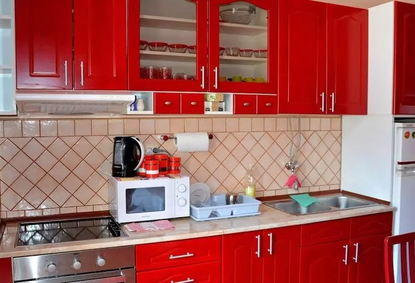 تختخواب و صبحانه Montenegro Backpackers Home Kotor