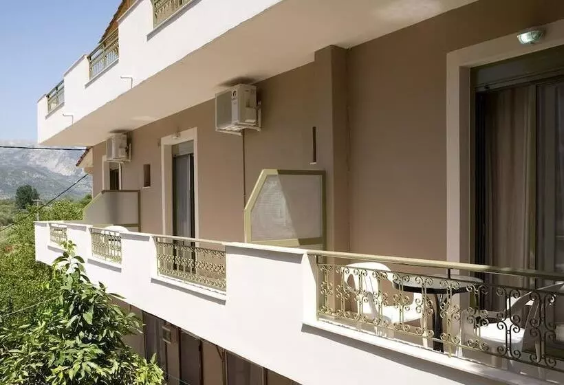 پانسیون Isalos