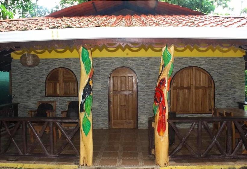 پانسیون The Hideout