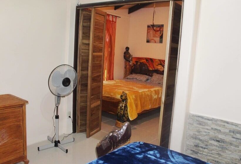 پانسیون The Hideout