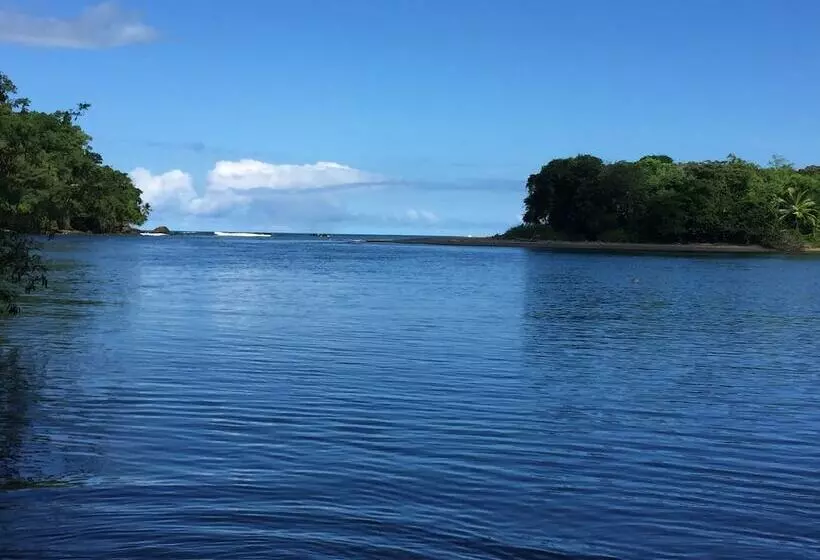 Majatalo Valeska Drake