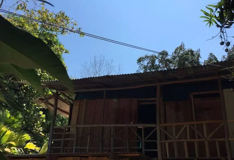 Majatalo Valeska Drake