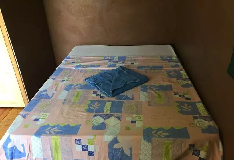 Majatalo Valeska Drake