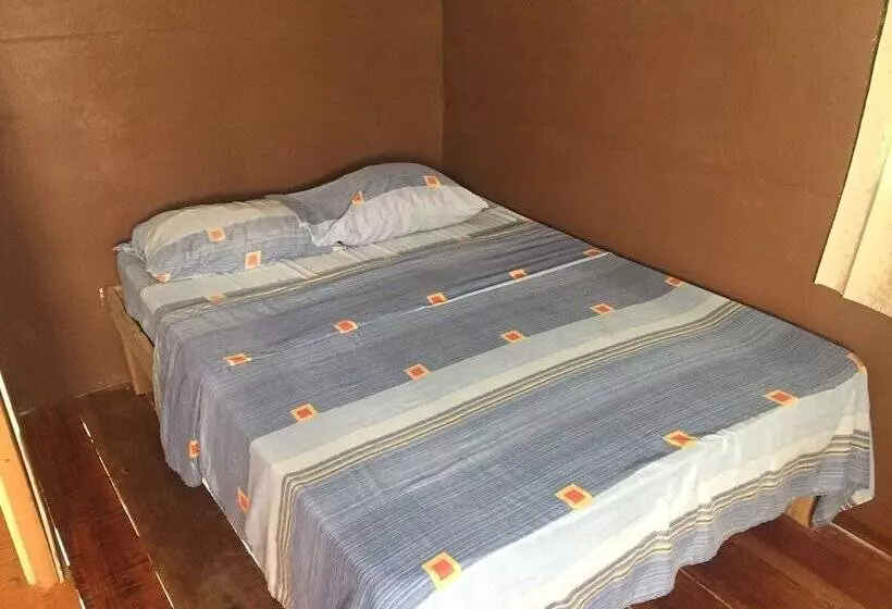 Majatalo Valeska Drake