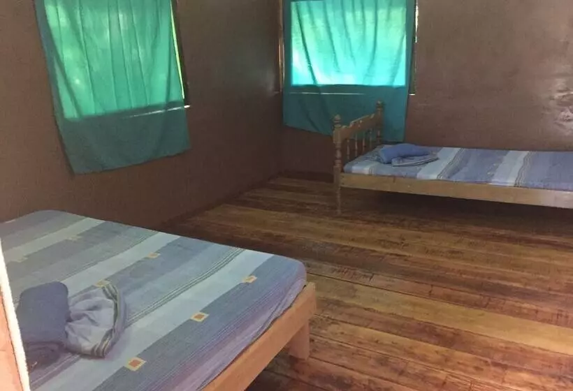 Majatalo Valeska Drake