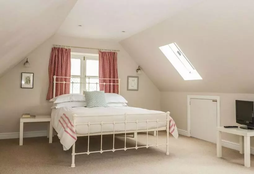 Somerford Cottage