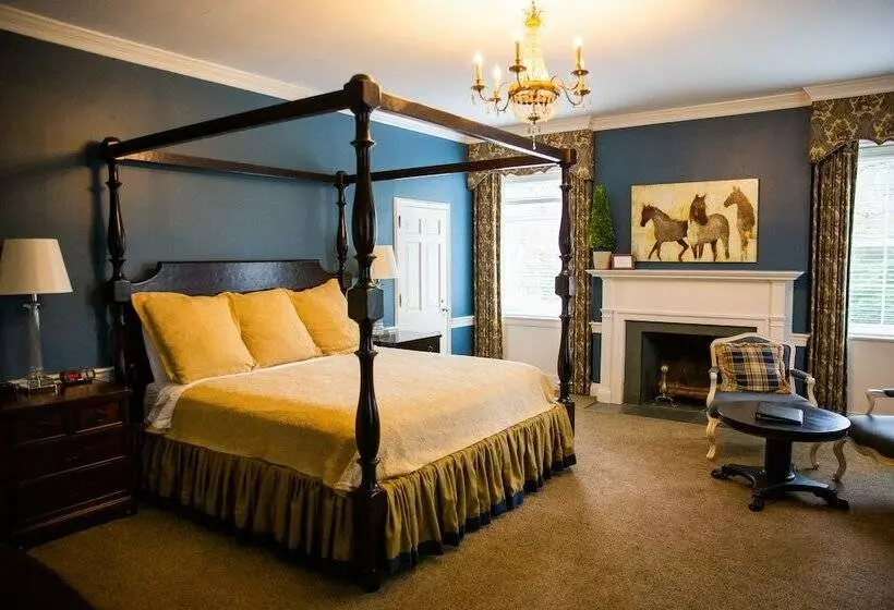 Providence Manor House Bed & Breakfast