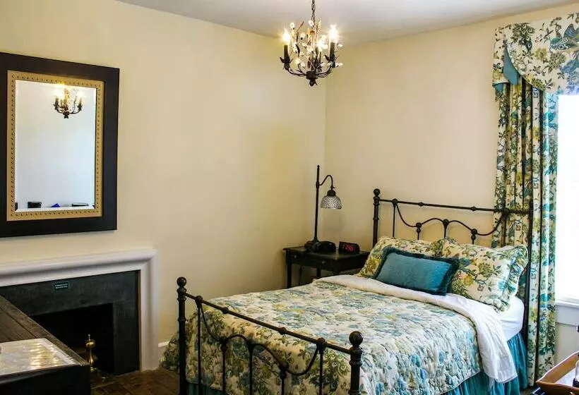 Providence Manor House Bed & Breakfast