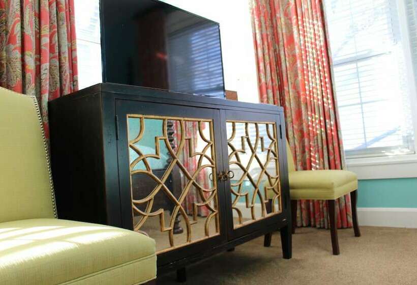 Providence Manor House Bed & Breakfast