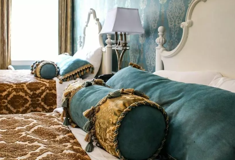 Providence Manor House Bed & Breakfast