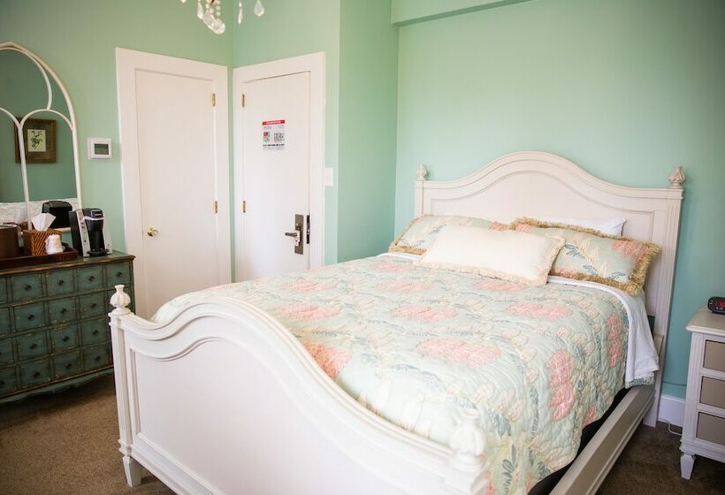 Providence Manor House Bed & Breakfast