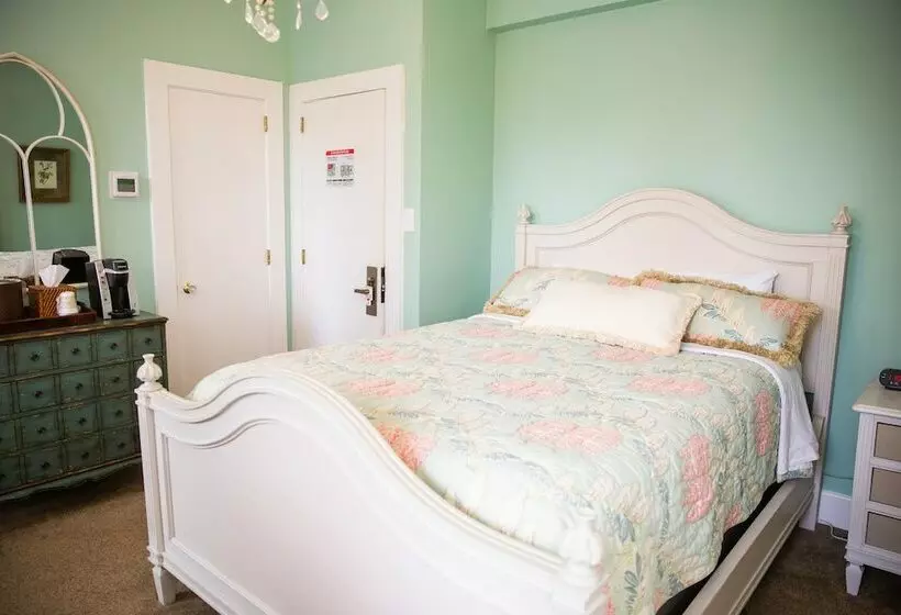 Providence Manor House Bed & Breakfast