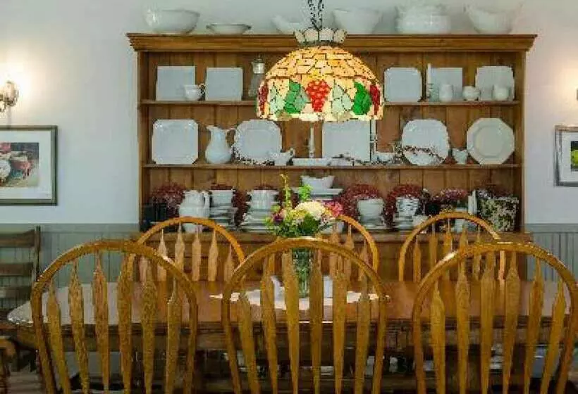 Aamiaismajoitus (B&B) Lareau Farm Inn