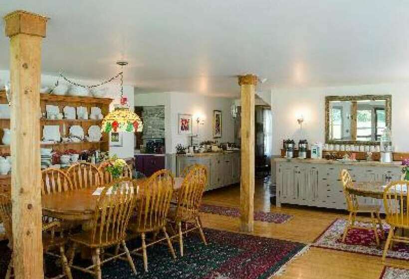 Bed and Breakfast Lareau Farm Inn