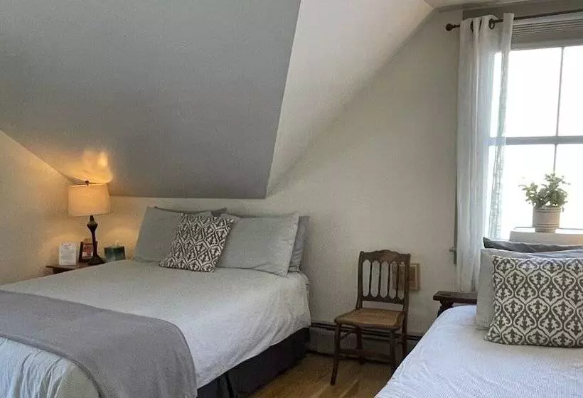 Aamiaismajoitus (B&B) Lareau Farm Inn