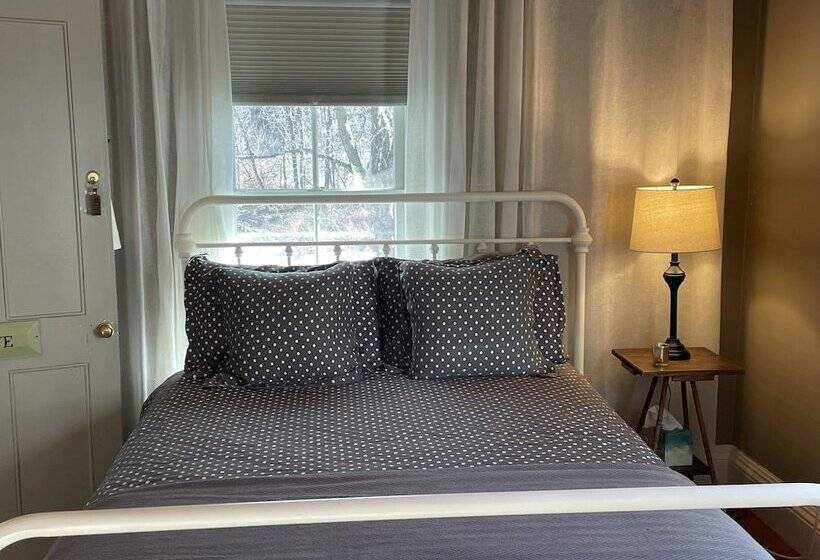 Bed and Breakfast Lareau Farm Inn