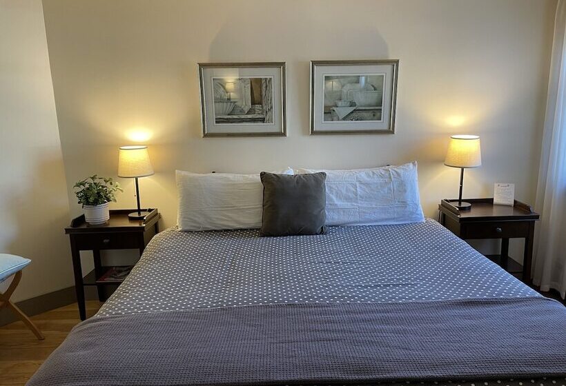 Bed and Breakfast Lareau Farm Inn