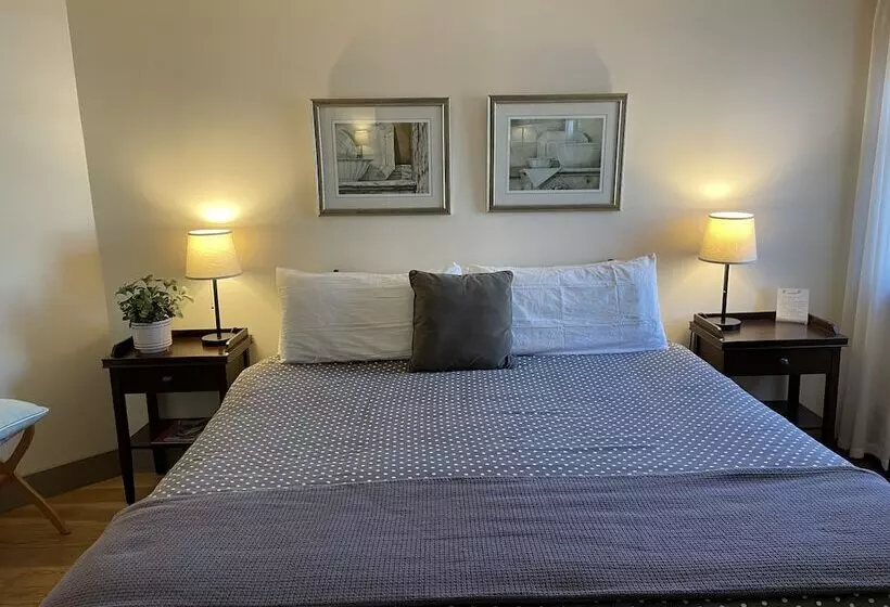 Aamiaismajoitus (B&B) Lareau Farm Inn