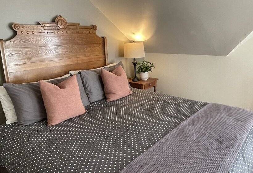 Bed and Breakfast Lareau Farm Inn