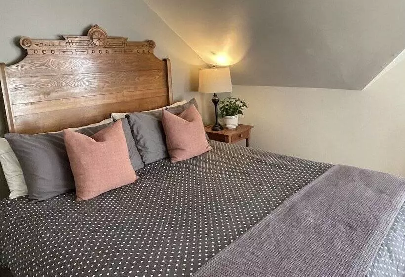 Aamiaismajoitus (B&B) Lareau Farm Inn