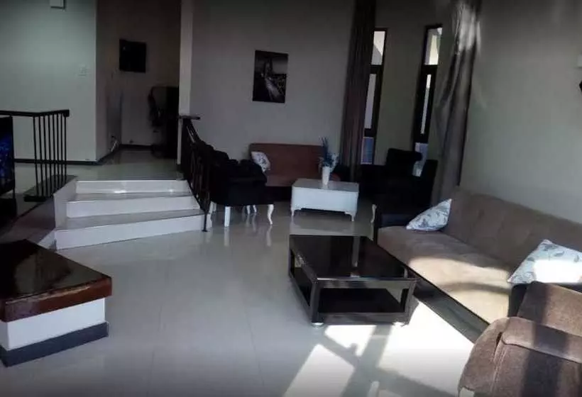 تختخواب و صبحانه Mcd Guesthouse