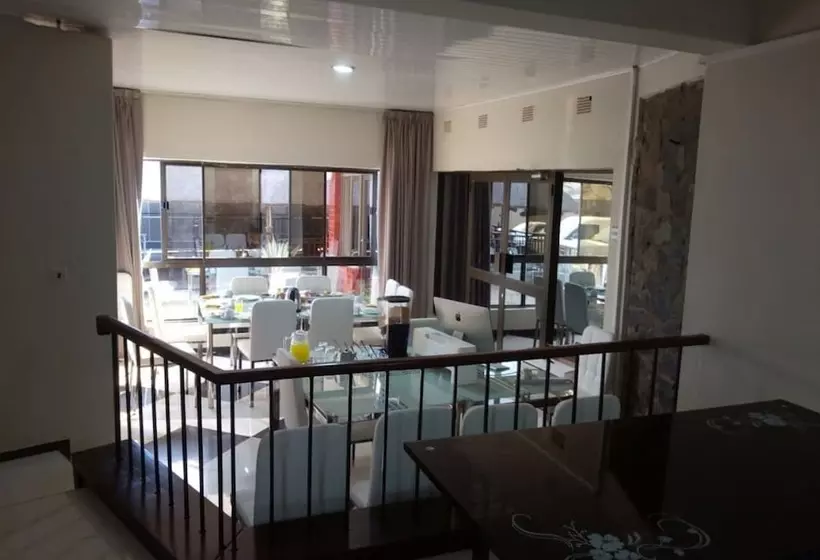 تختخواب و صبحانه Mcd Guesthouse