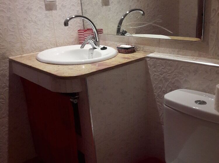 Flilou La Maison Berbère Hostel