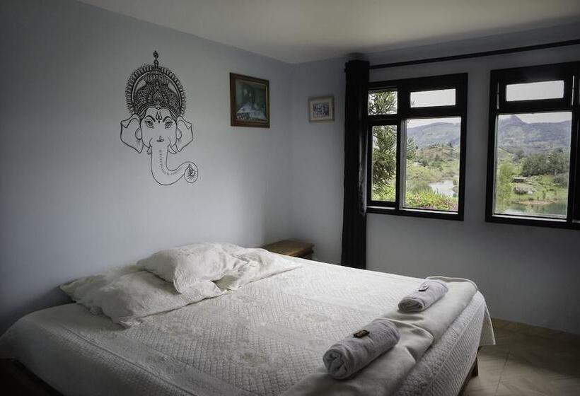 Happy Buddha Hostel Guatape
