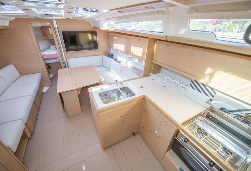 בית מלון כפרי A Yacht In The City