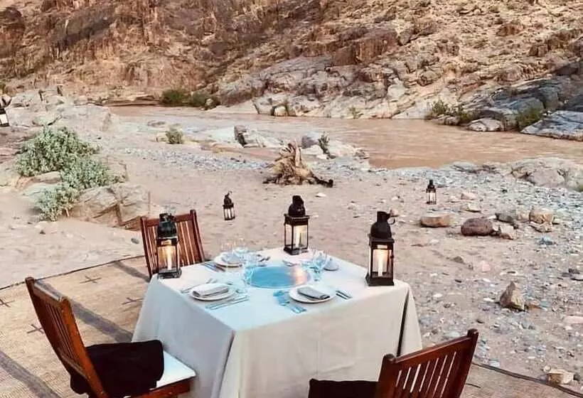 Hotelli Amoudou Lodge Camp