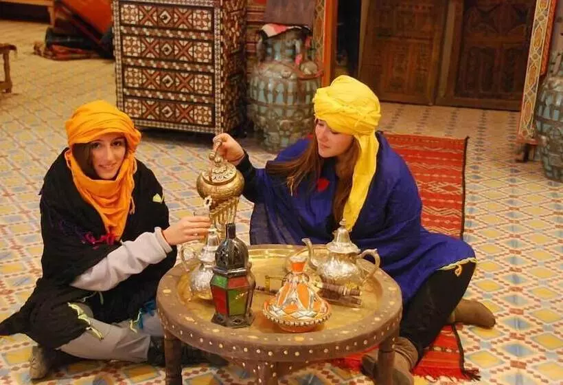 Hotelli Amoudou Lodge Camp